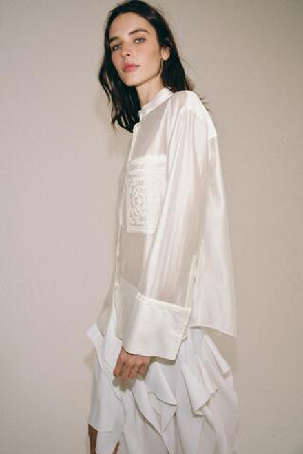 ZARA РУБАШКА С ВЫШИВКОЙ И КАРМАНОМ — ZW COLLECTION, БЕЛЫЙ