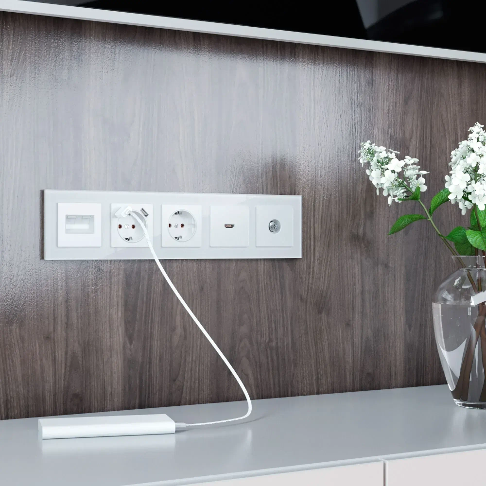 Рамка на 5 постов Favorit (белый,стекло) W0051101