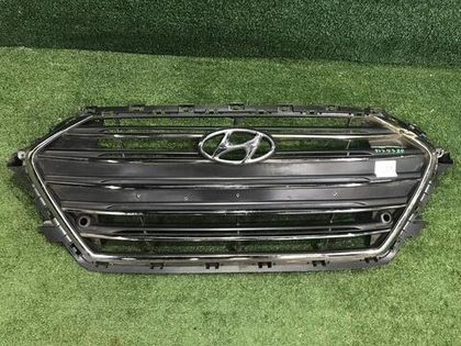 Решетка радиатора Hyundai Elantra 6 AD (2015-2019)