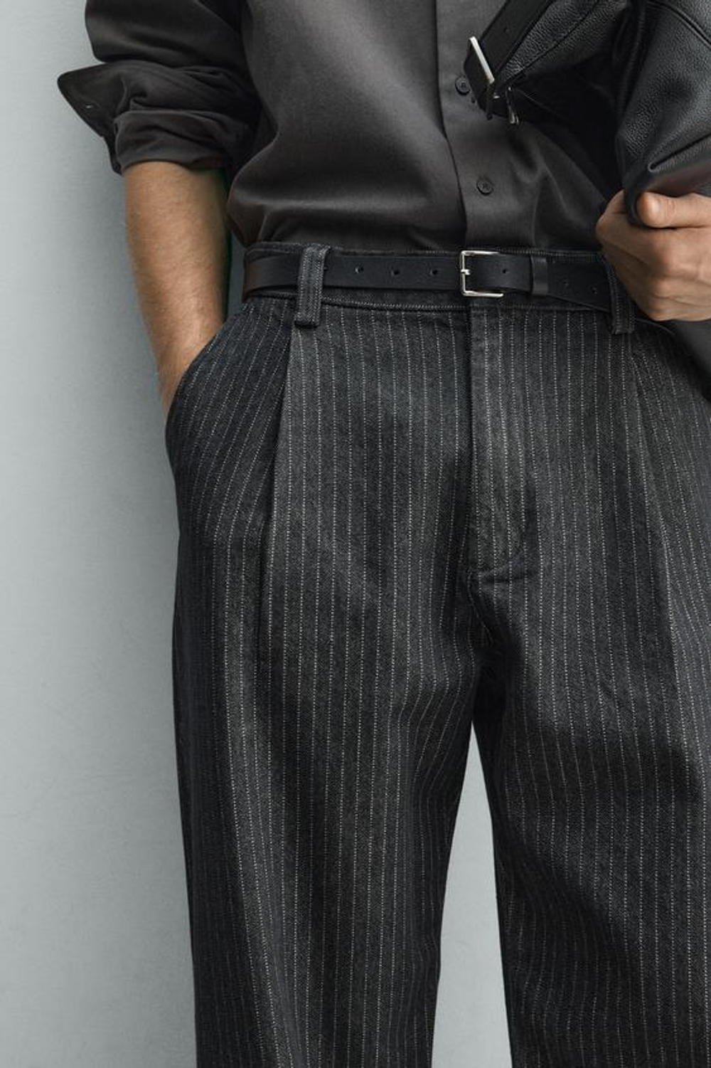 ZARA БРЮКИ ЧИНОС RELAXED FIT В ТОНКУЮ ПОЛОСКУ, СЕРЫЙ