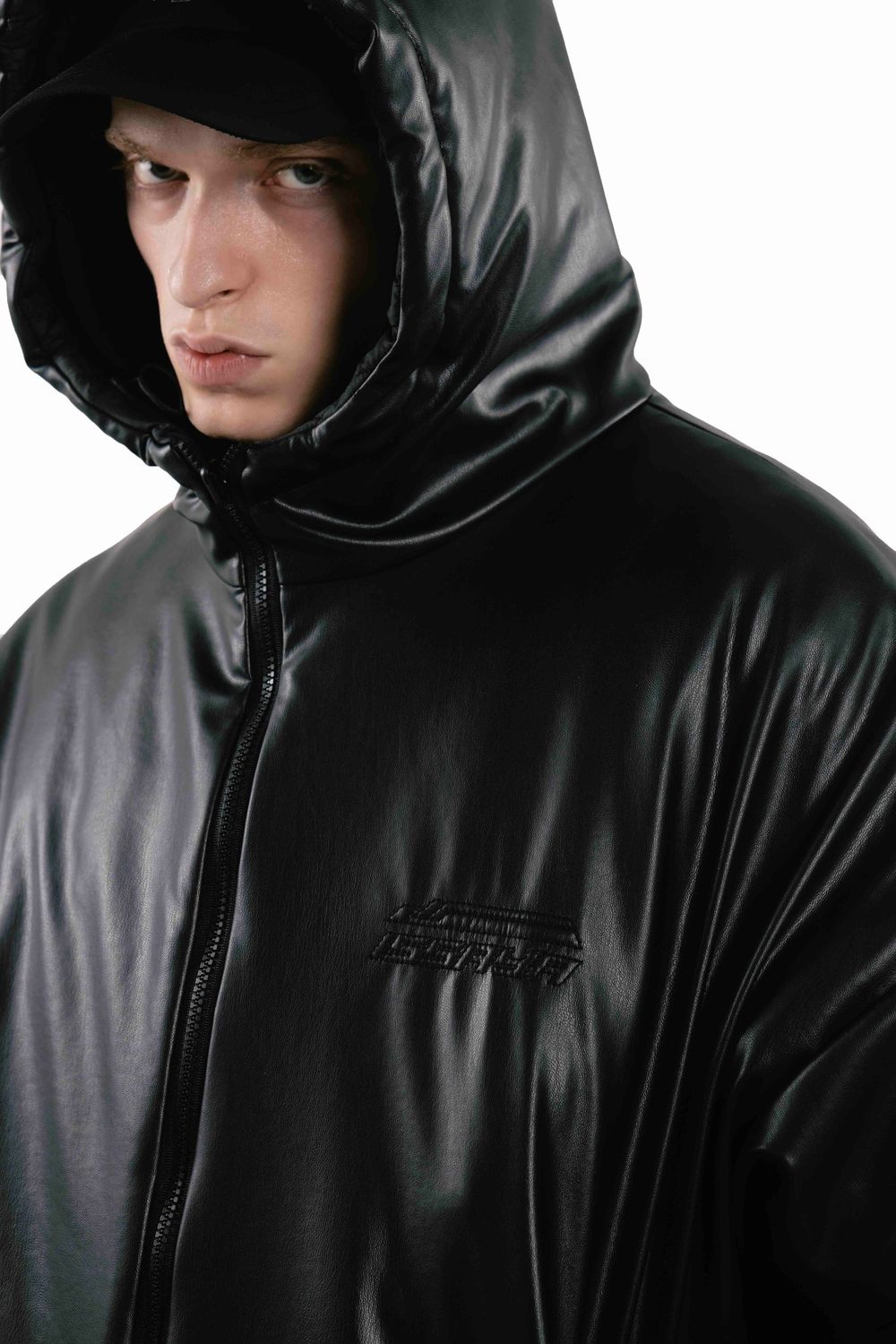 Куртка Issaya Orbed 2.0 Leather черная