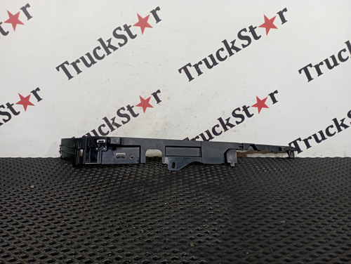 Накладка стеклоочистителя правая