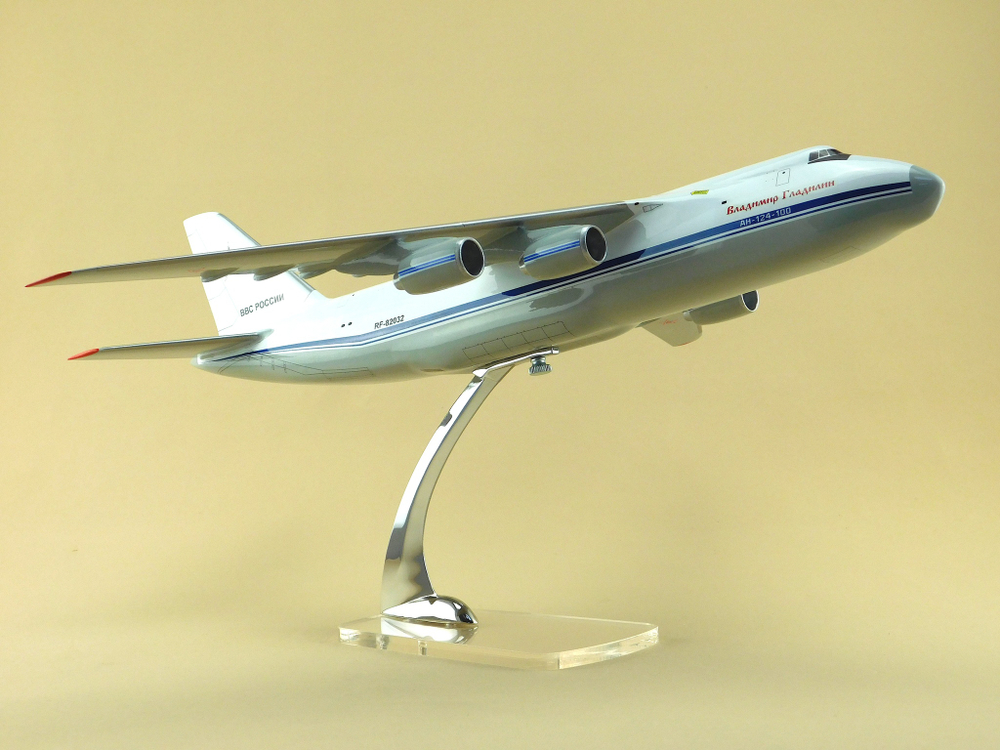 Модель самолета Ан-124-100 (М1:144, ВВС России, RF-82032, Владимир Гладилин)