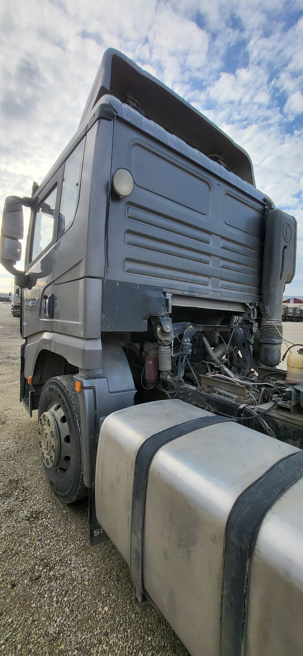 Shacman (Shaanxi) SX* 4x2 Седельный тягач SX418853381 (Дизельный, 12,5 л, 544 л.с., АТ)