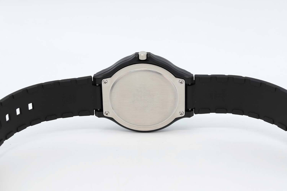 Мужские наручные часы Casio Collection MW-240-1E2