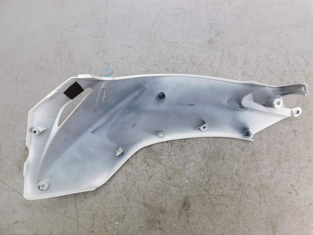 Пластик боковой правый Honda NC700S RC61 64201-MGS-D100