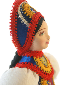 Кукла сувенирная в костюме девичьем праздничном