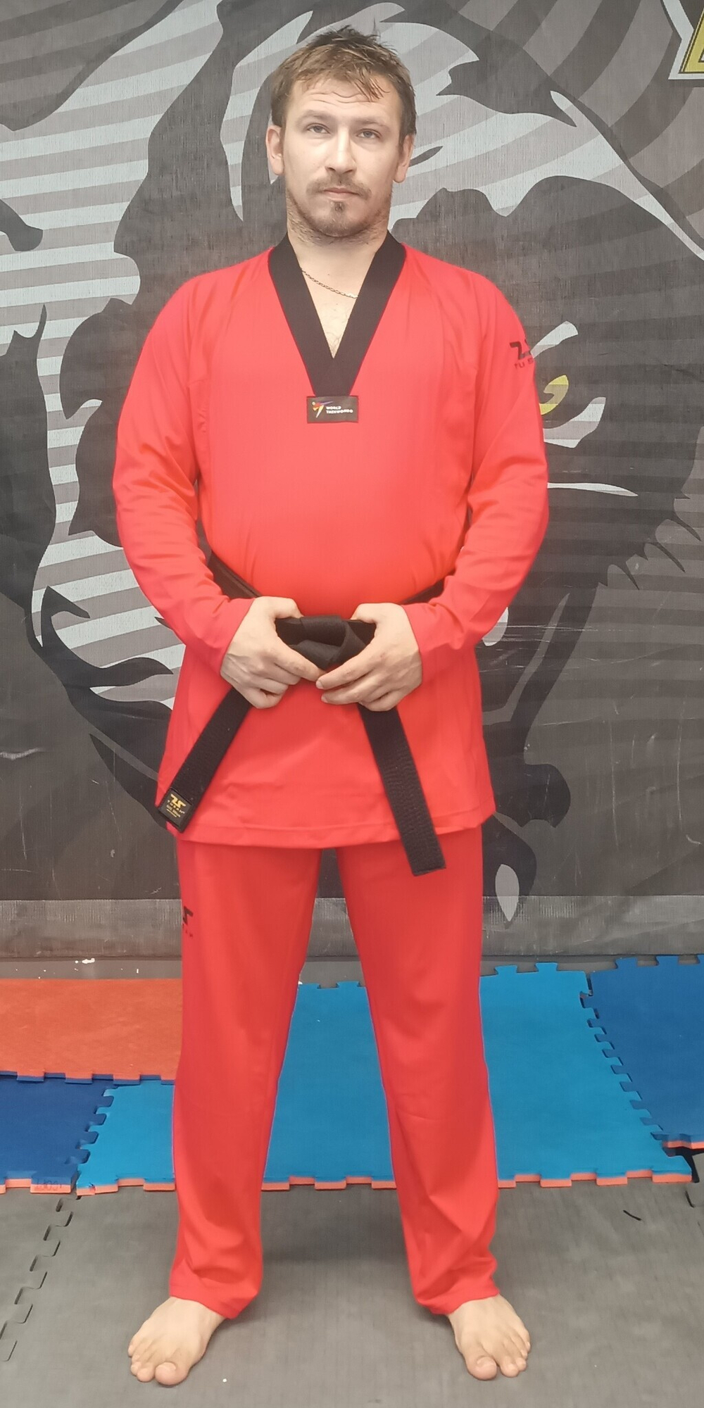 Добок WT Tusah Evo Uniform Male Dan красный