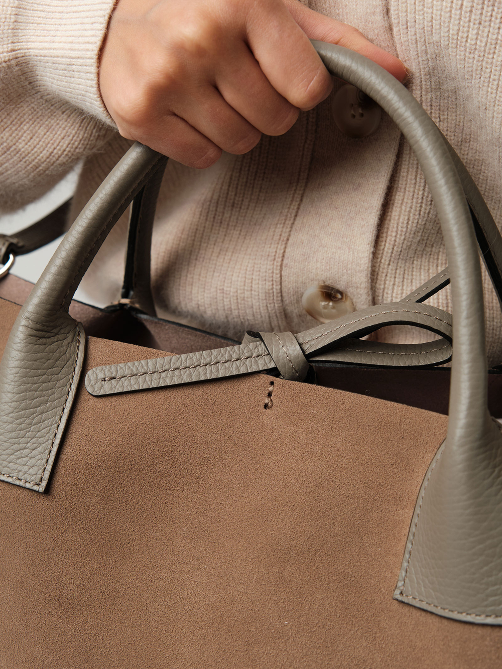 Замшевая сумка Iris DBR 31372 серо-коричневый