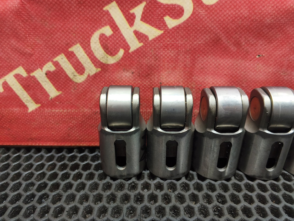 Комплект толкателей выпускного клапана