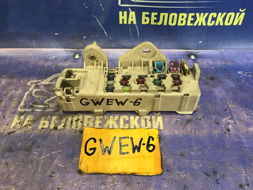 Блок предохранителей салонный MAZDA CAPELLA 2001