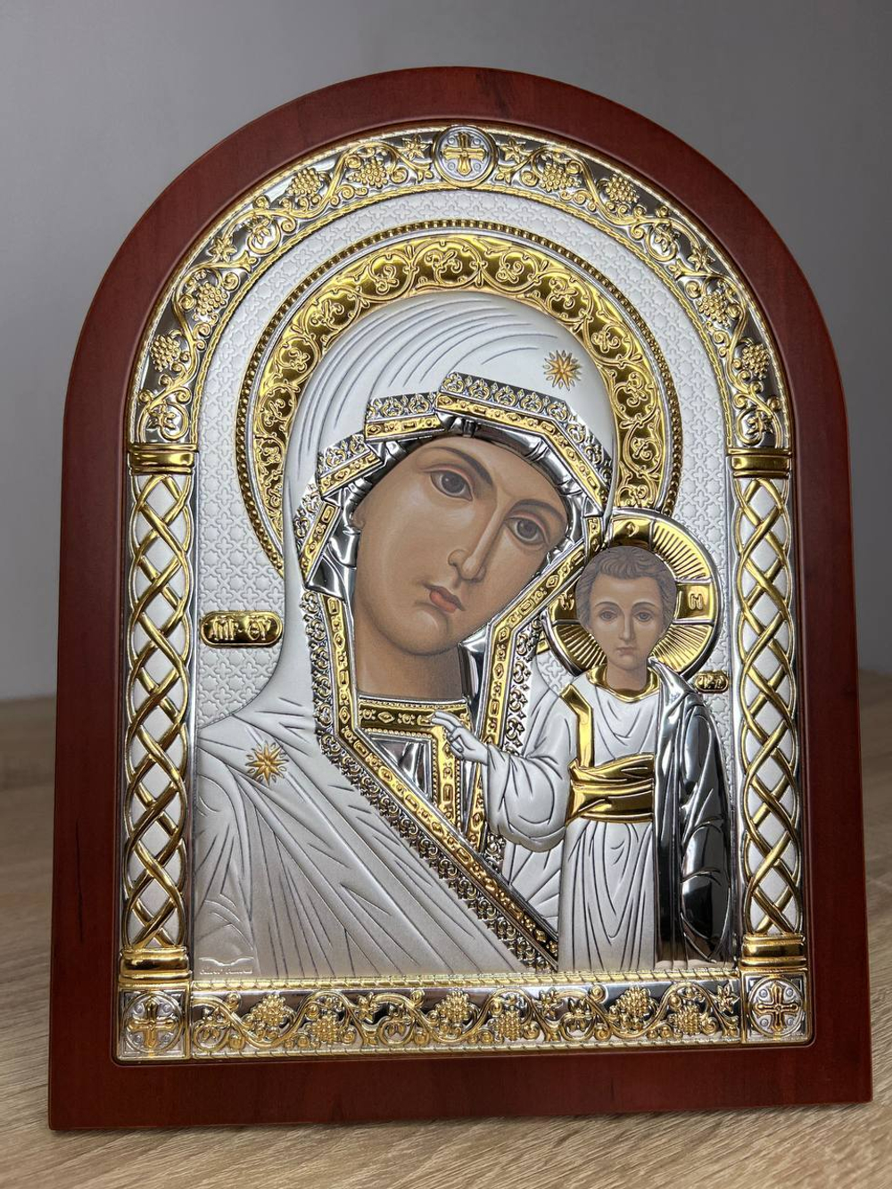 Казанская БМ, икона арочная, красное дерево 150х200