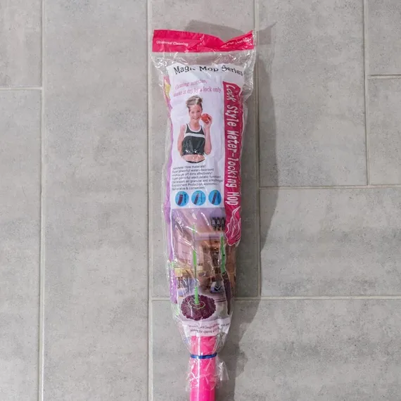 Швабра для мытья пола с отжимом Доляна, насадка из микрофибры 80 гр, стальная ручка 119 см, цвет МИКС