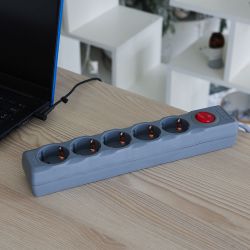 S-GSU5-1.5 GREY Cетевой фильтр серии Universal. 1.5м Пвс 3x0.75. 5 гнезд. с-з. 10А. Защита от перенапряжения. короткого замыкания. TM Uniel.