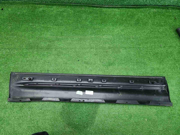 Накладка двери правая Mercedes GLB X247 (19-нв)