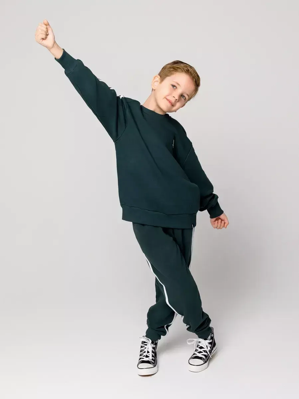 Спортивный костюм для мальчика в школу