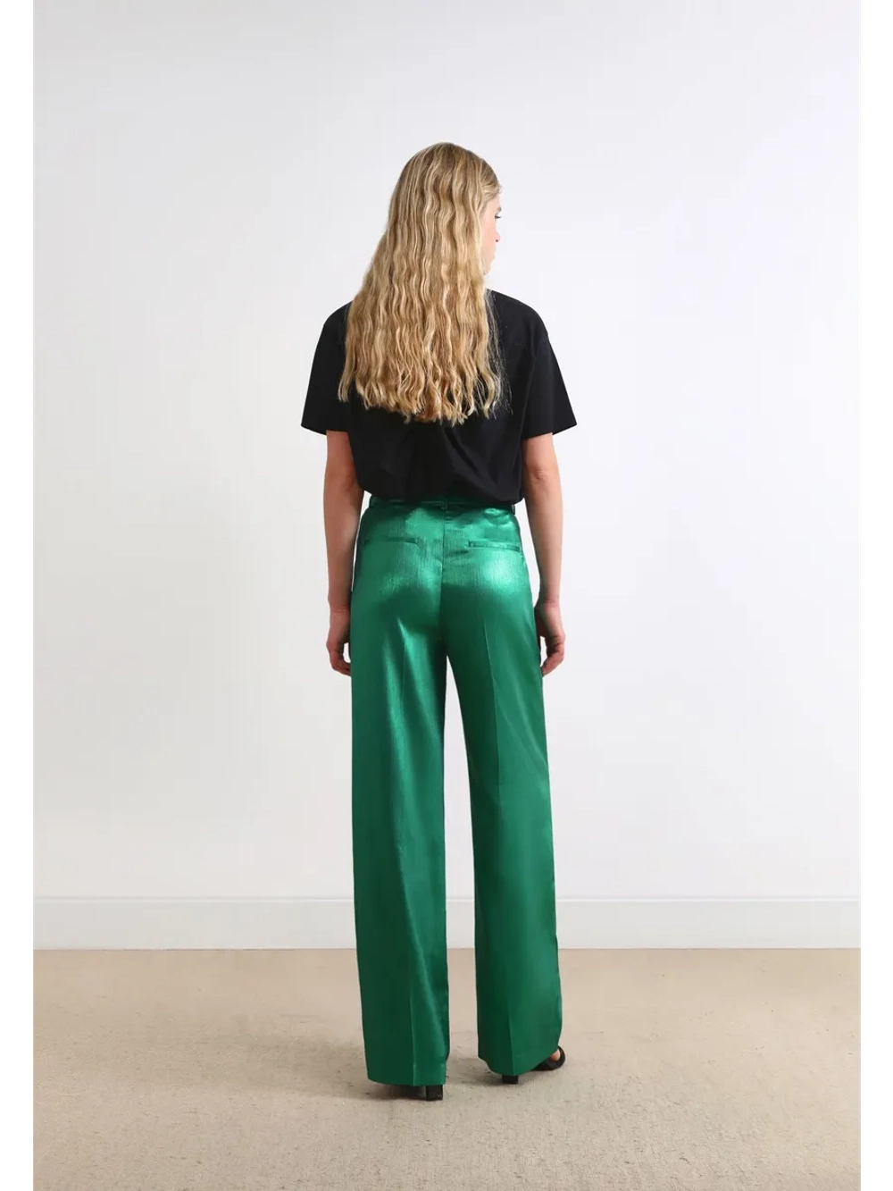 Брюки с защипами