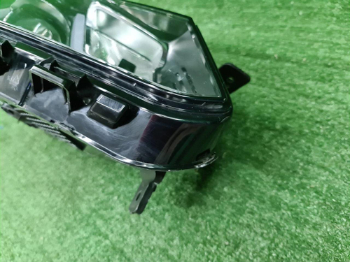 Фара правая Geely Coolray (2019-2023) галоген