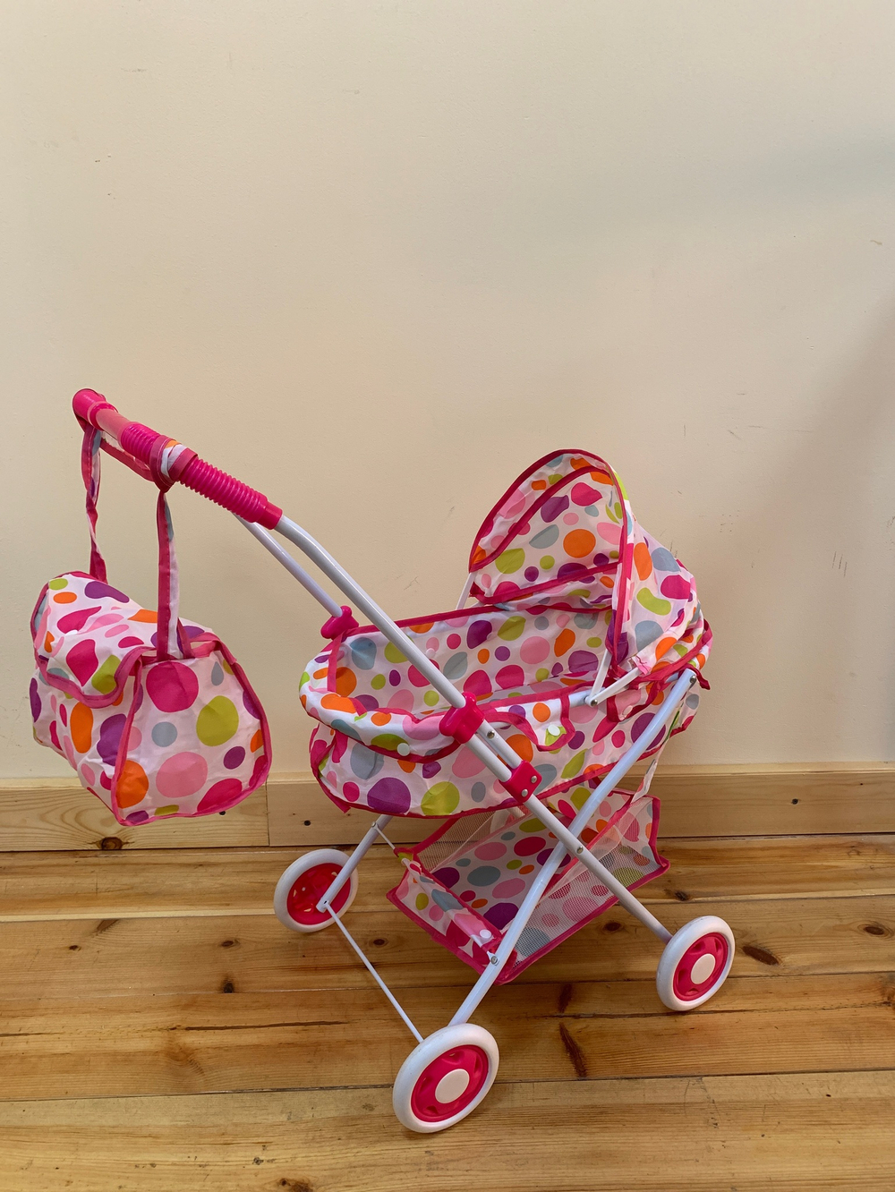 0600073/Коляска-люлька для куклы с перекидным капюшоном, с сумкой и корзинкой, в/к 36*41*68 см/54