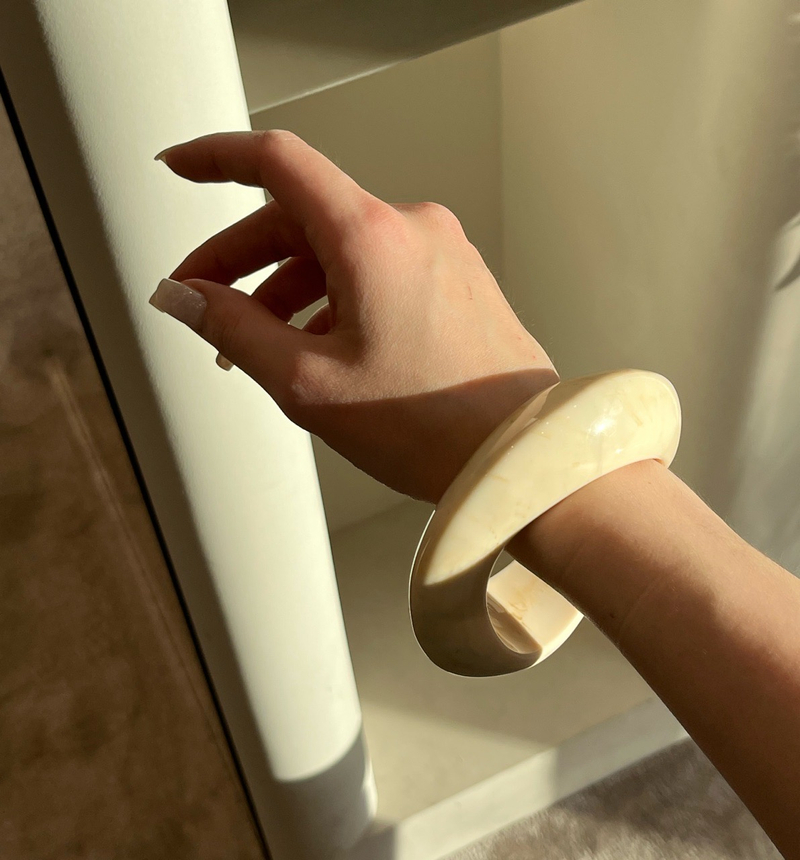 Акриловый браслет BREEZE