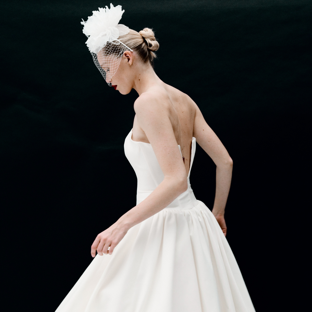 Вуаль классическая с шелковым цветком