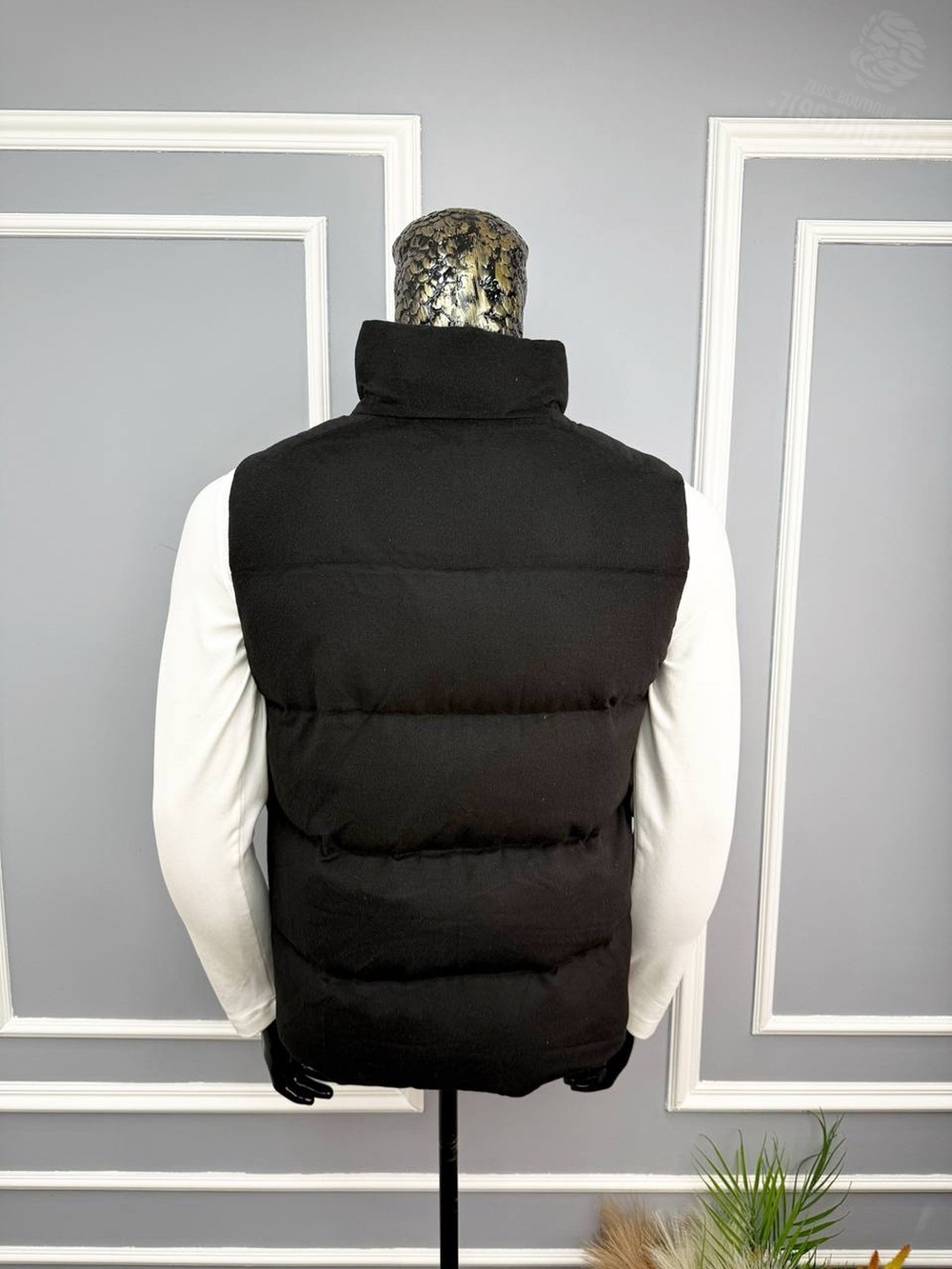 Пуховый жилет Prada