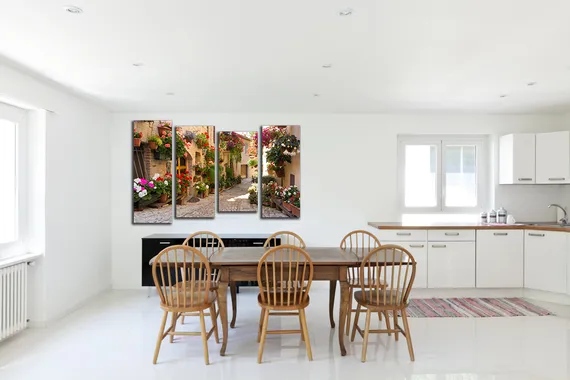 Модульная картина "Улица в цветах"