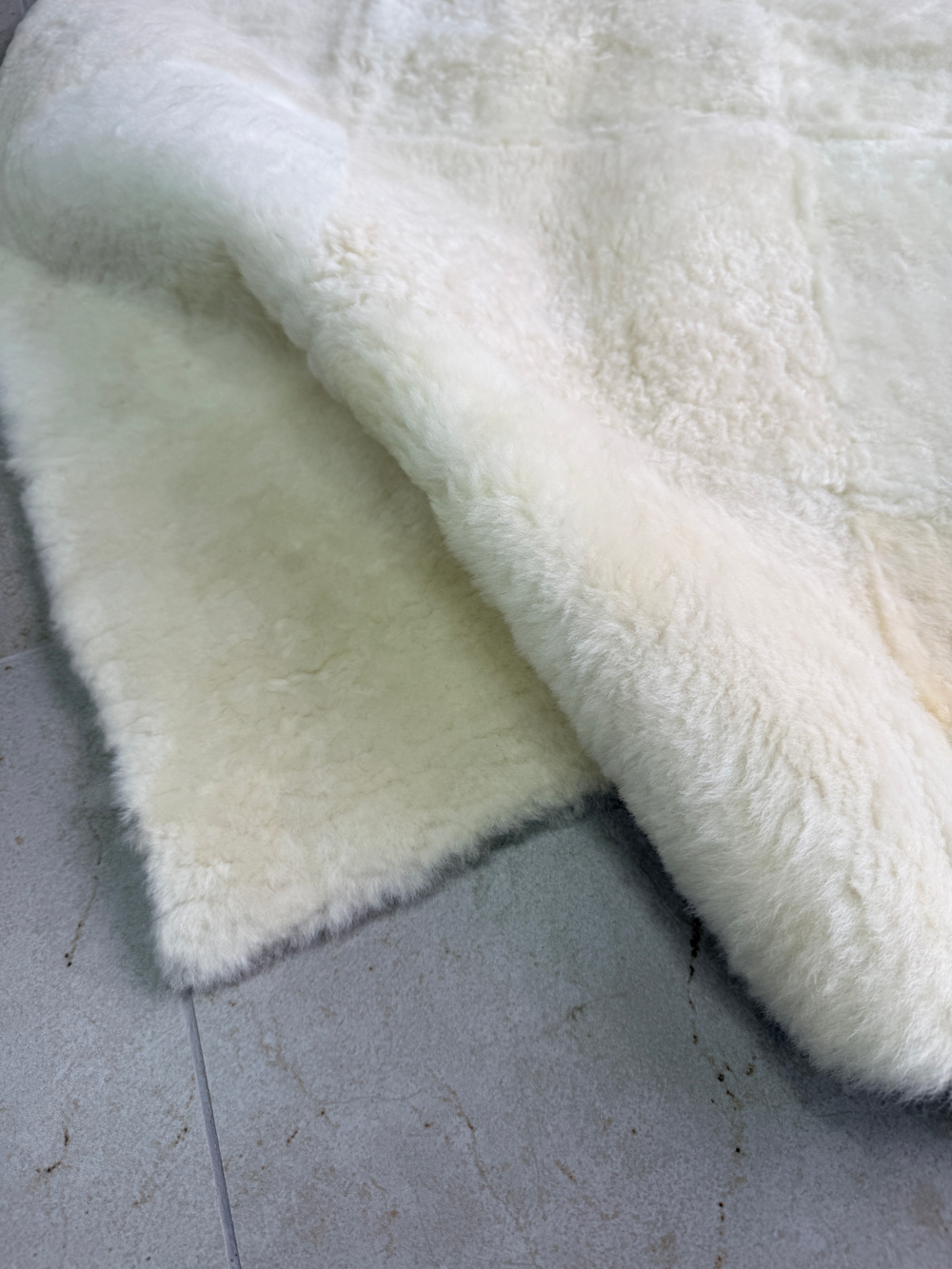 Ковер прямоугольный натуральный мех овчина, 200 х 180 см.