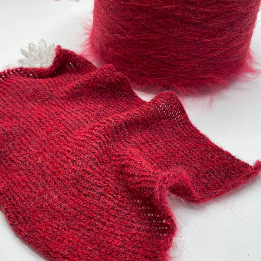 LAGOPOLANE 18% вспушенный меринос 17% полиамид 46% полиакрил 15% нейлон 4% др. волокна