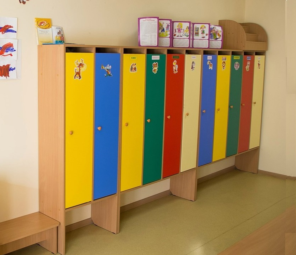 Шкаф для раздевалки со скамьей