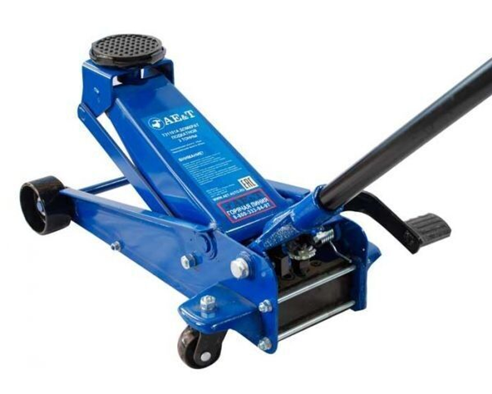 Домкрат подкатной T31101A AE&T 3 т с педалью