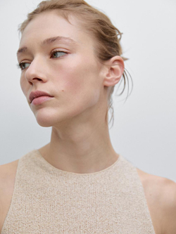 Massimo Dutti Топ из рельефного трикотажа с горловиной халтер, дымчатый