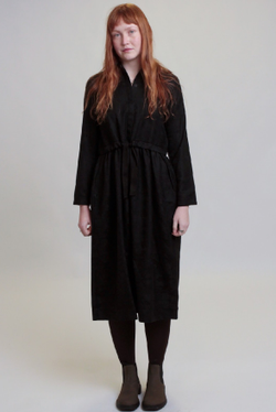 Платье на пуговицах с кулиской из черной шерсти "камуфляж"