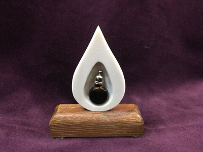 "Капля нефти", стэла