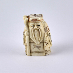 Нэцкэ Дзюродзин с посохом и кисетом