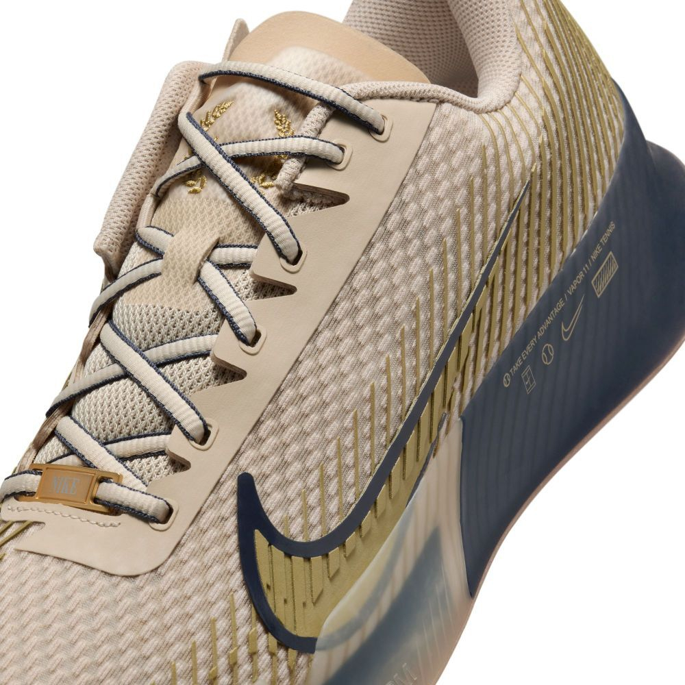 Теннисные кроссовки Nike Zoom Vapor 11 Premium - sanddrift/metallic gold/thunder blue - Beige Blue Zloty