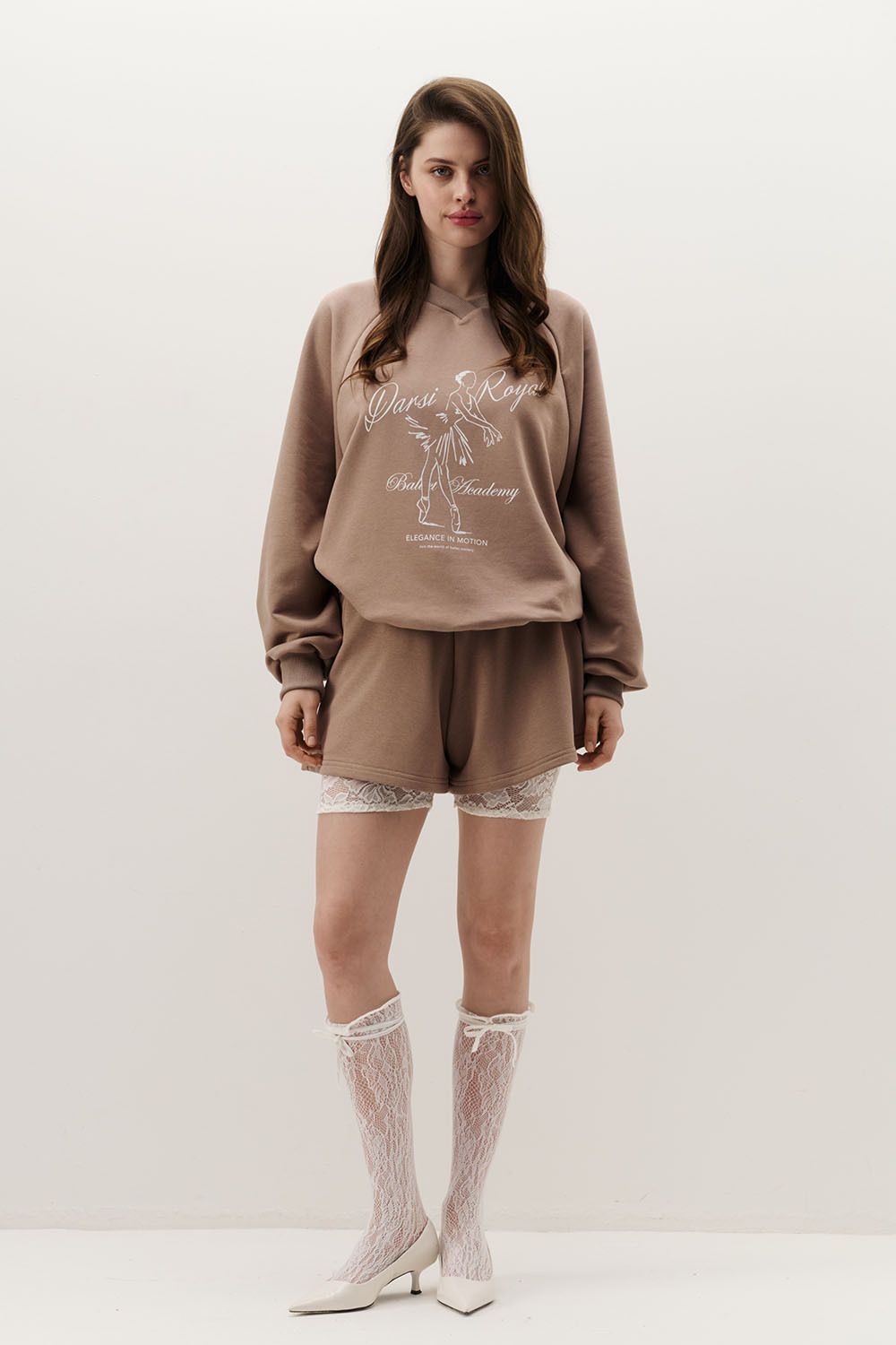 Шорты из футера укороченные сбоку цвета капучино