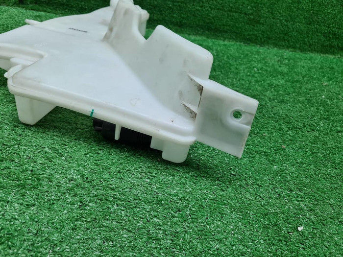 Бачок омывателя Land-Rover Discovery Sport (19-нв)