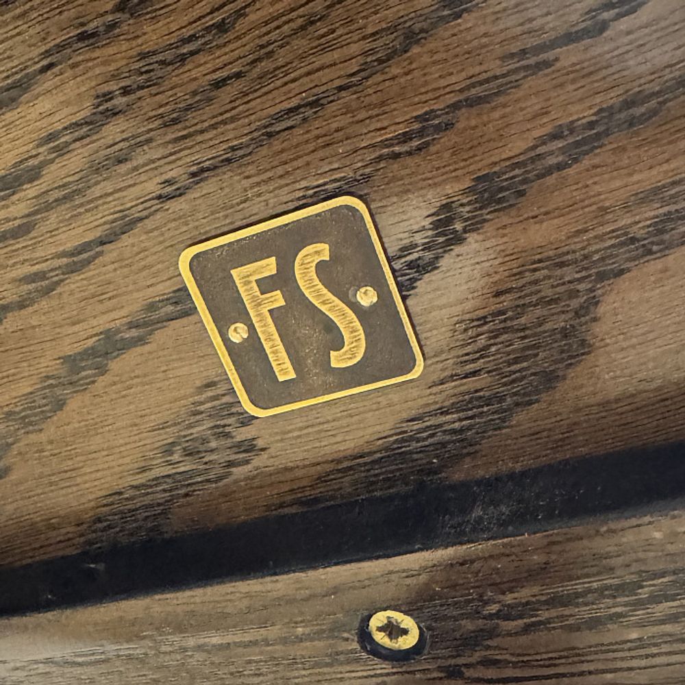 Столик "Мидсенчери"