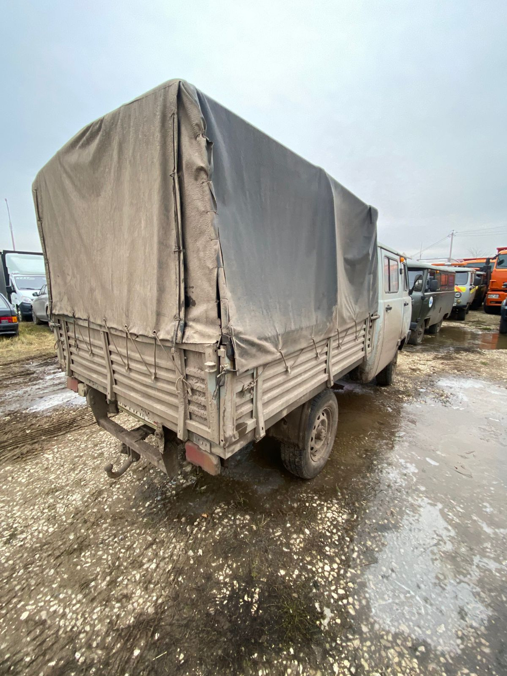 UAZ 3909* Бортовой 390945 (Тент, 4+1 мест, без ABS, Бензиновый, 2,7 л, 112 л.с.)