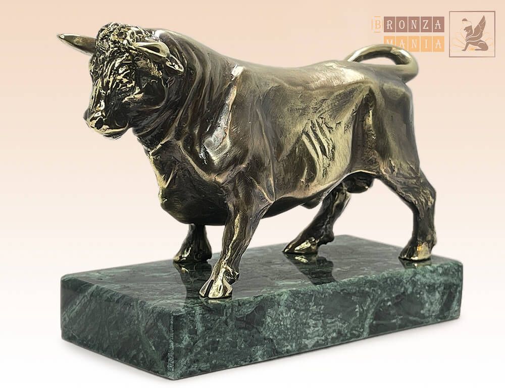 статуэтка Бык на змеевике