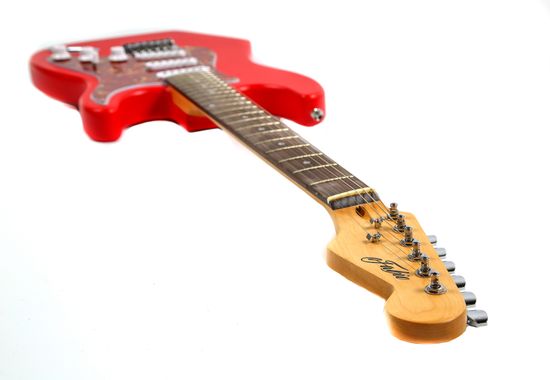 Комплект Fabio ST100 MATT RD (электрогитара S/S/S, комбоус. MG-10, тюнер, чехол, ремень, струны)