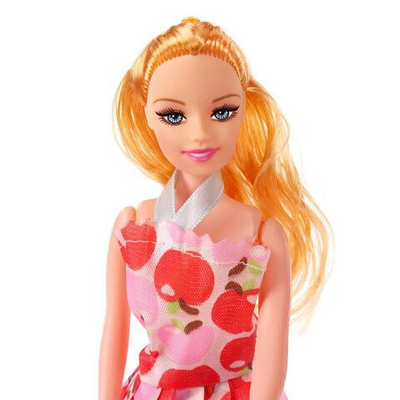 Кукла тип Модель с аксессуарами, пакет 2022-2