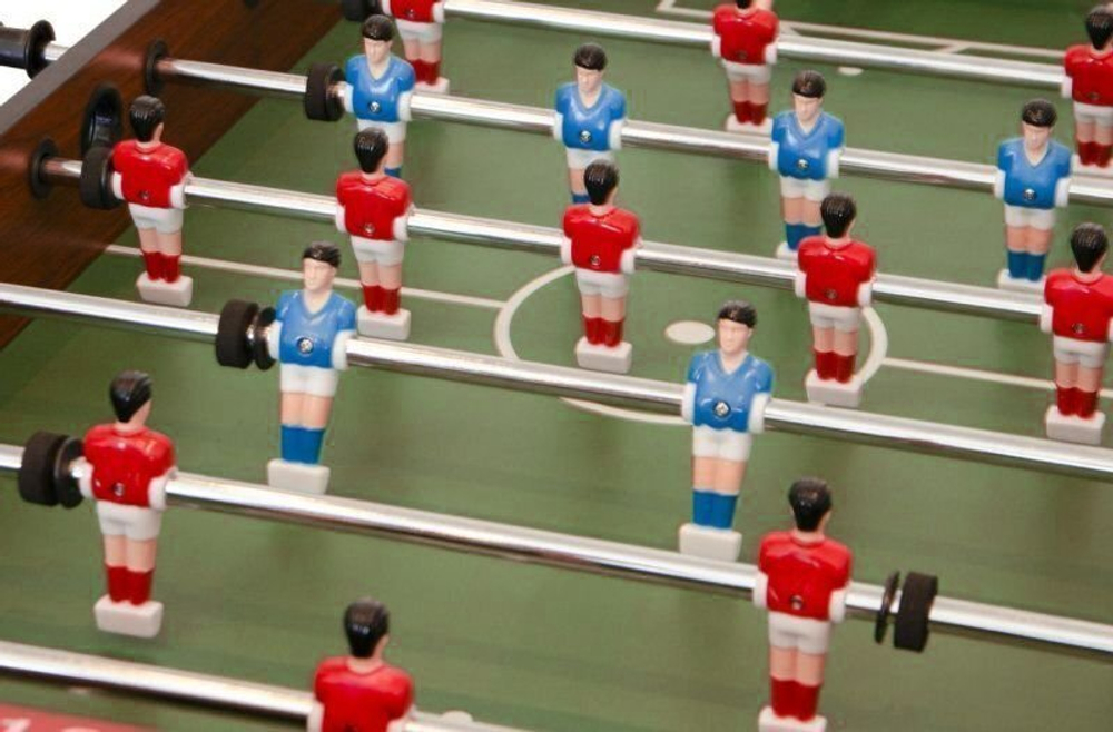 Игровой стол - футбол складной "Maccabi Mini" (121x61x81, махагон)