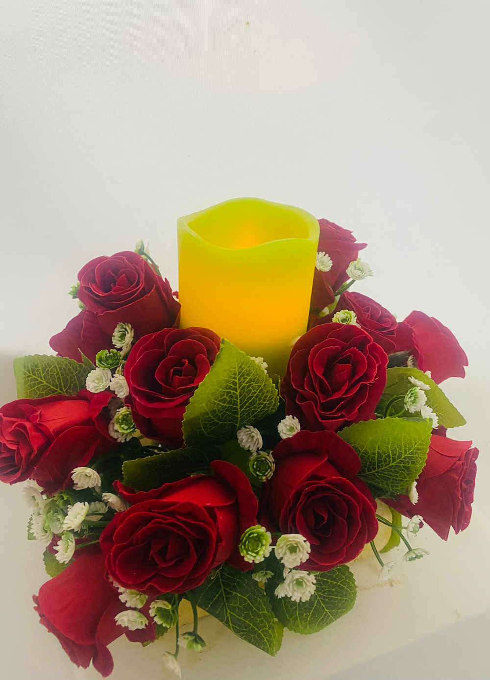 Полянка со свечой на постаменте