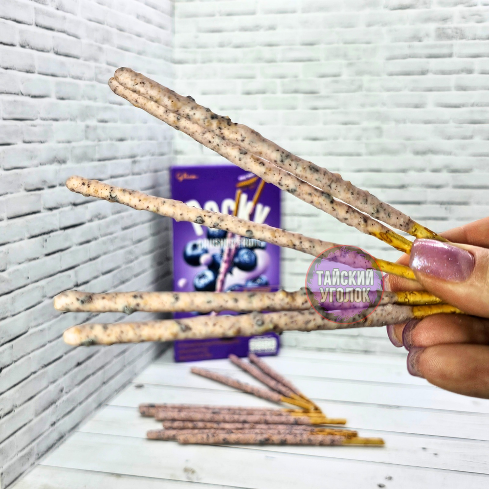 Бисквитные палочки в глазури Pocky Черника 45 гр.