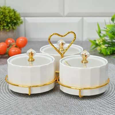 Набор фарфоровых блюд с крышками 3шт на подставке, 7350