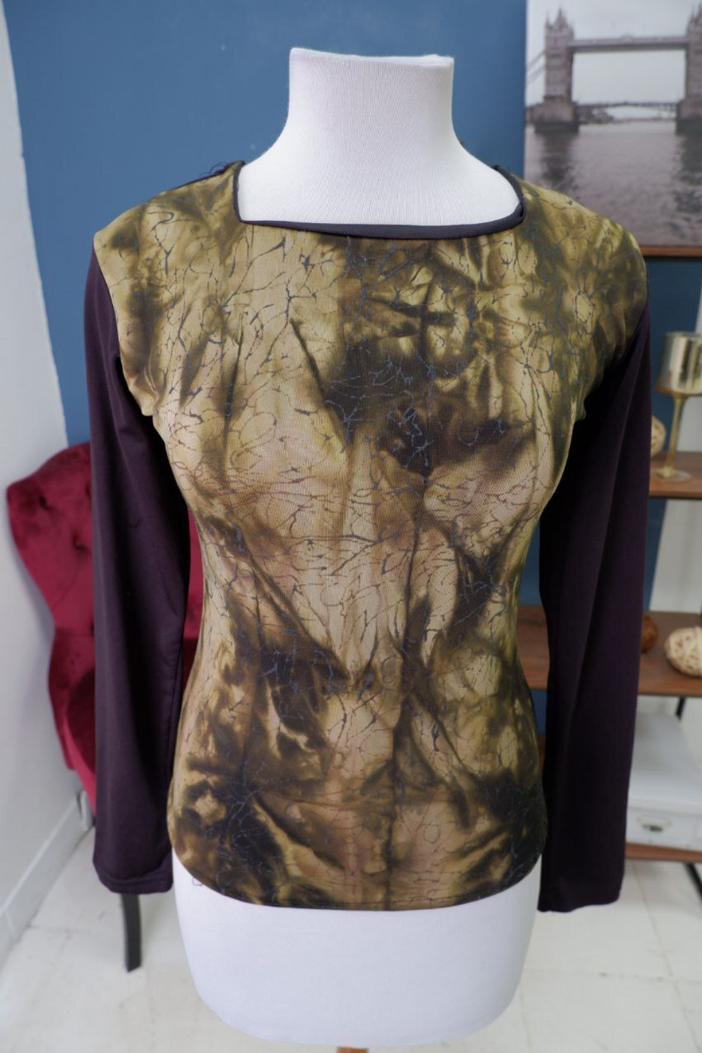 Джемпер с интересным принтом 42-44 размер