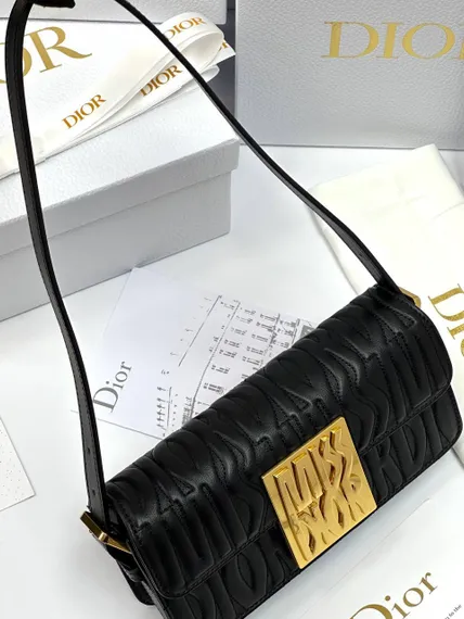 Сумка с клапаном Miss Dior черный