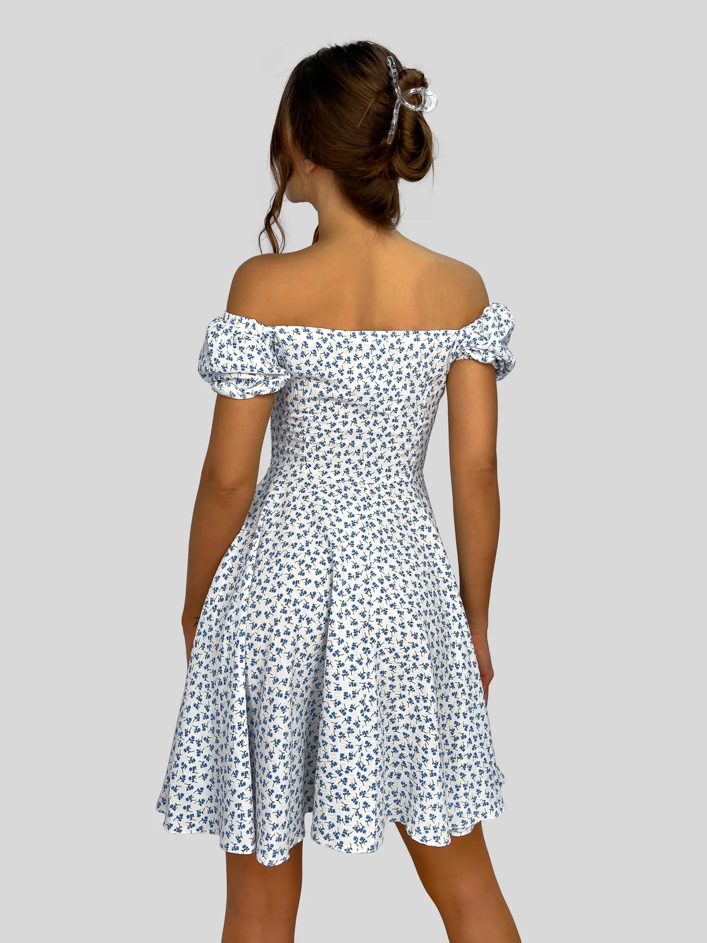 Платье By Style Janetta в цветок с короткими рукавами на резинке и пышной юбкой